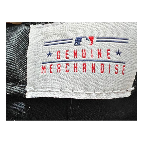 Yankee t-shirt size XL-EG-TG, 18-20 with NWT Yankee baseball cap! - Picture 7 of 8